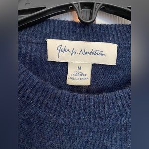 Cashmere crewneck sweater by Nordstrom. Size Mens Med, dark royal blue.